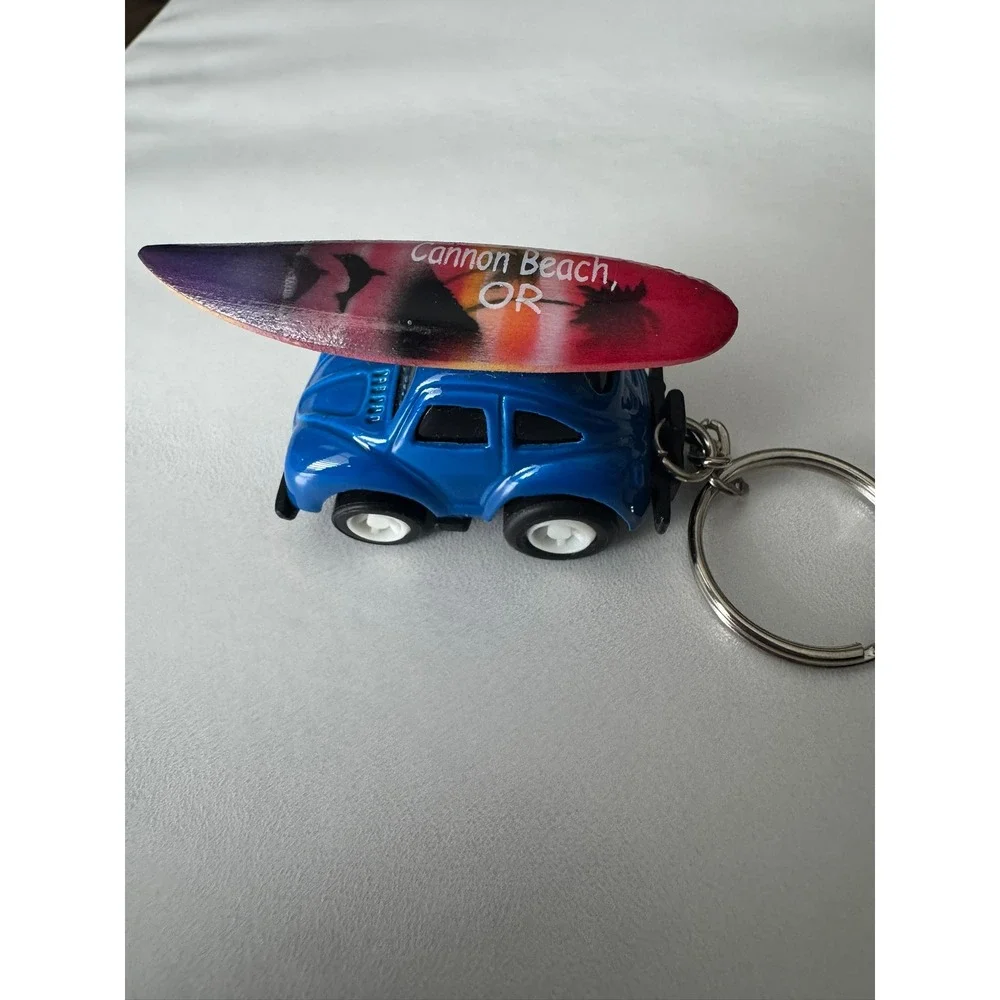 Cannon Beach Oregon Blue Beetle Bug Style Car Keychain with Surfboard‎ Souvenir